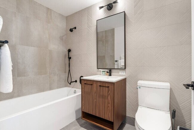 Building Photo - 2230 Cropsey Ave