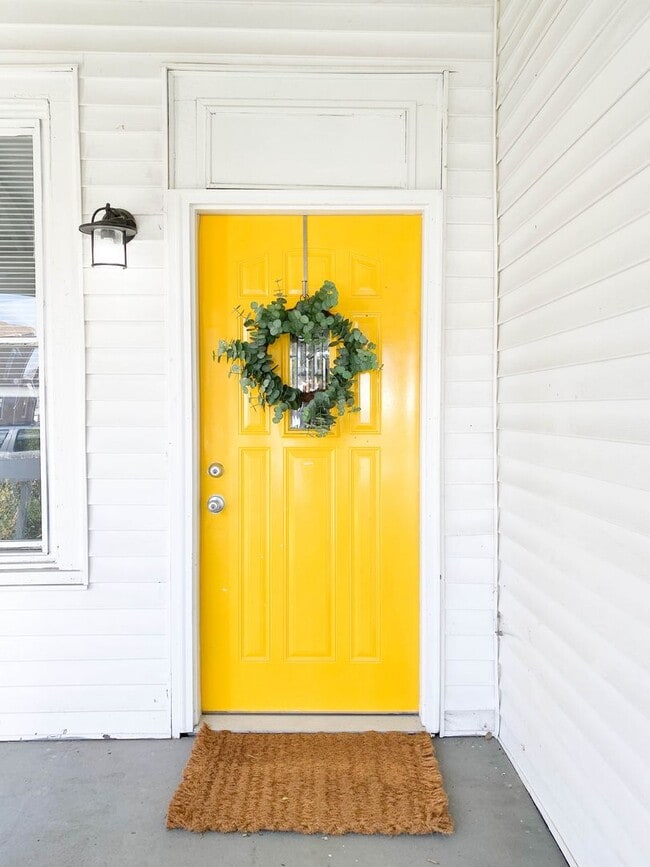 Photo - Beautiful 3 Bedroom Home!