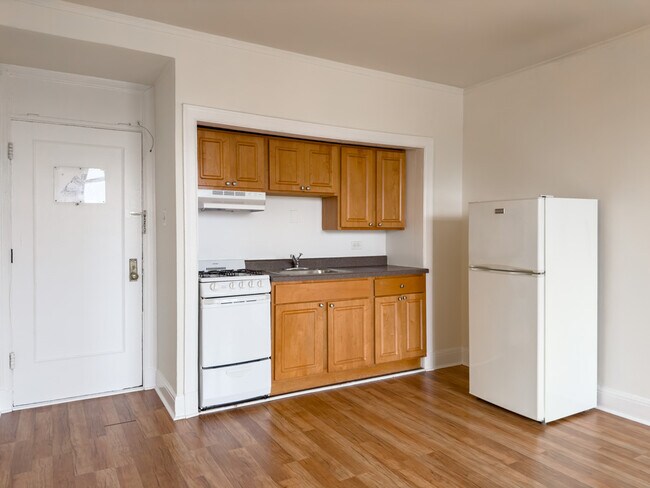 Foto del edificio - 3335 W Diversey Ave