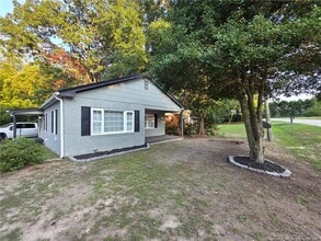 Building Photo - 2031 Womble Dr