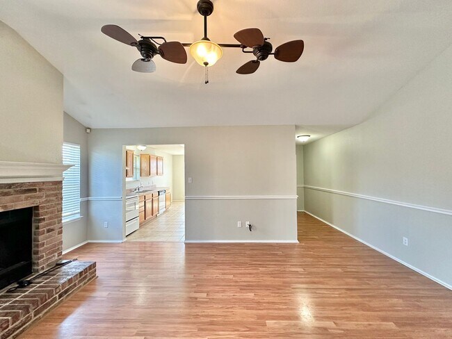 Foto del edificio - Discover the charm of this 3 bed 2 bath exquisite home!