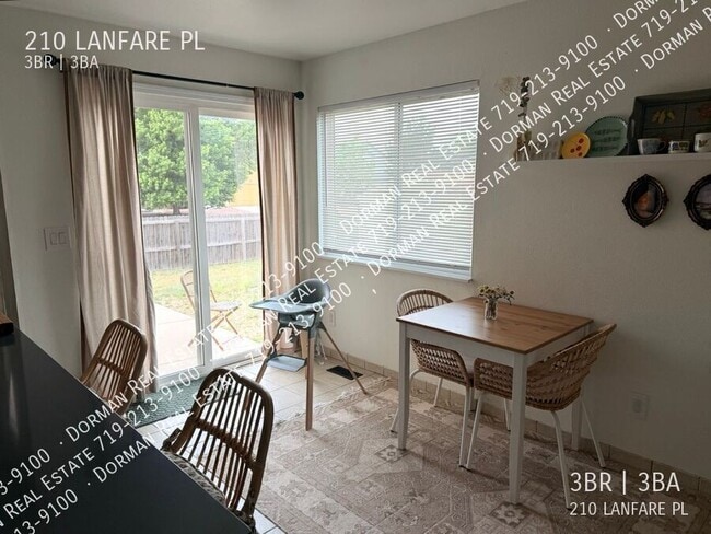Building Photo - 210 Lanfare Pl