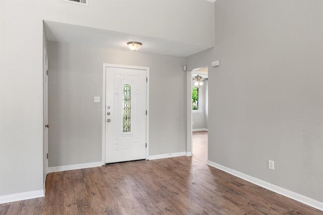 Building Photo - 13313 Briar Hollow Dr