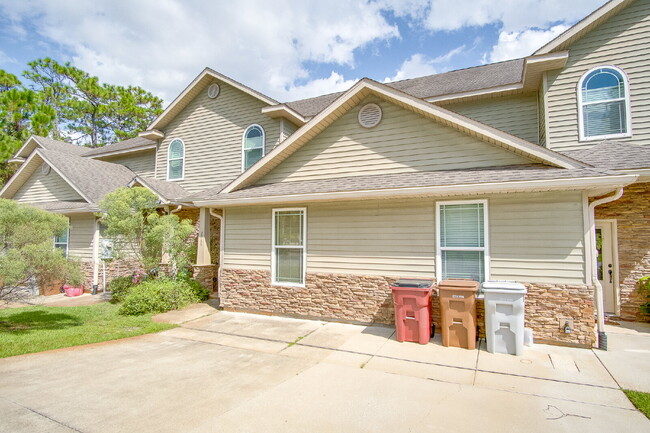 Building Photo - Coastal Living in Navarre: 4 Bedrooms, 2.5...