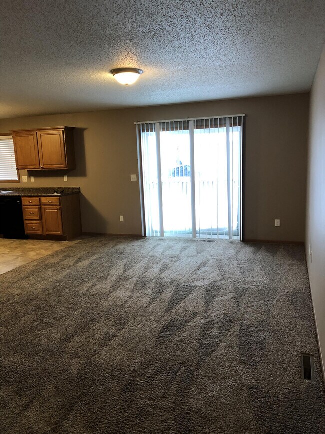 4235 Estate Dr S, Fargo, ND 58104 Townhome Rentals in Fargo ND