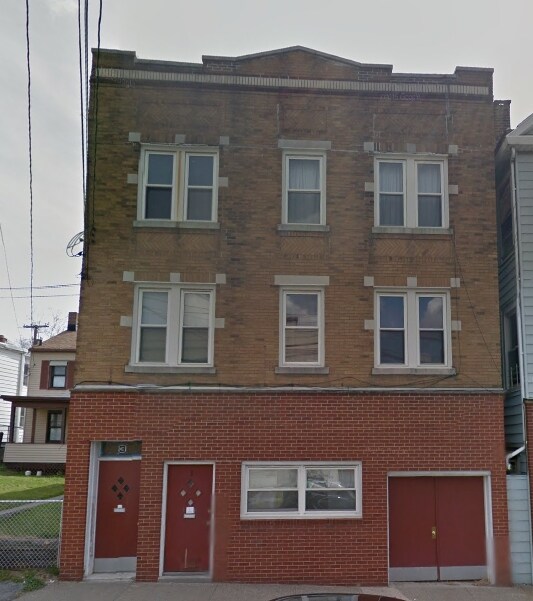 Building Photo - 3 Delafield St