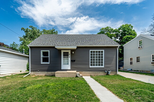 Foto del edificio - 814 13th Ave NE
