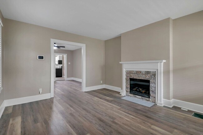 Building Photo - 618-620-620 Lilley Ave