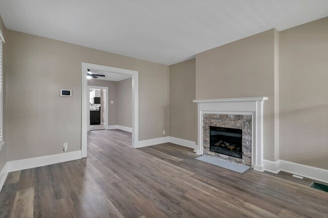 Building Photo - 618-620 Lilley Ave