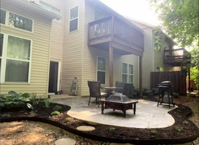 Patio exterior - 1044 Longwell Pl