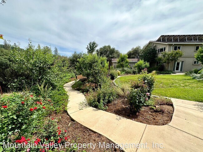 Foto del edificio - 4 br, 4 bath House - 18242 Brewer Rd