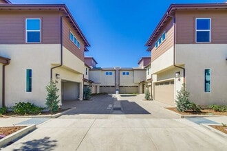 Building Photo - 720 Metric Rd