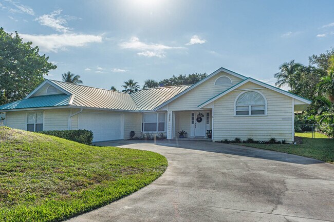 Foto del edificio - 2225 Silver Sands Ct
