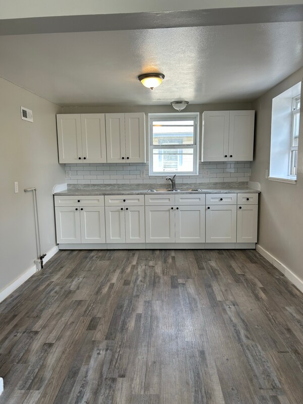 Foto principal - 314 W 5th St S