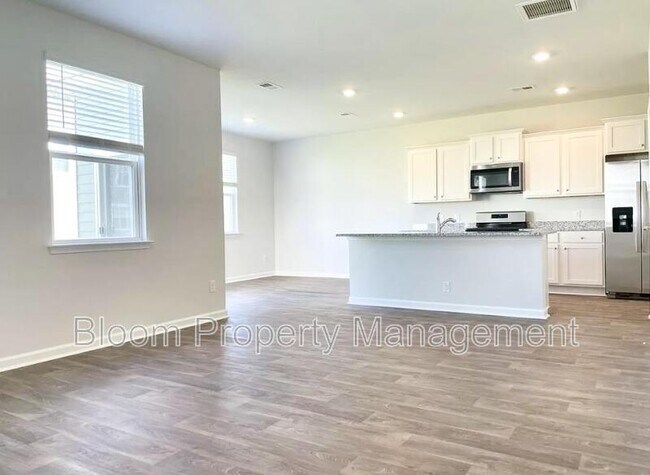 Foto del edificio - 825 Kirby Ct