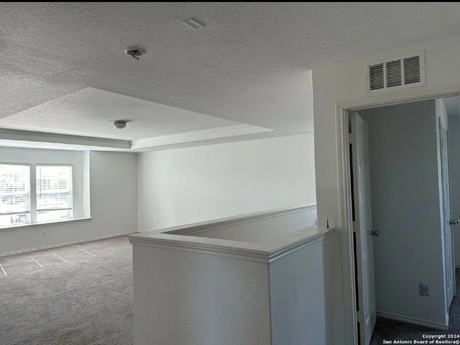 Building Photo - 14223 Laurel Br