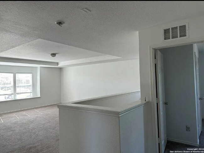Foto del edificio - 14223 Laurel Br