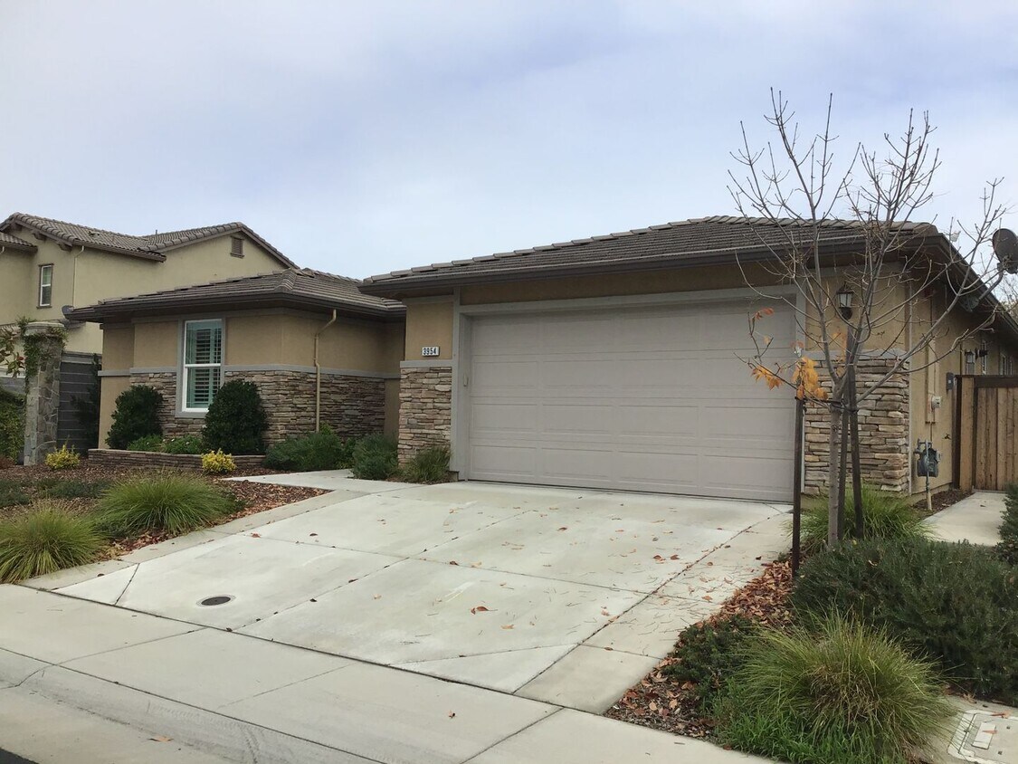 Foto principal - Rocklin gated community on Yankee Hill