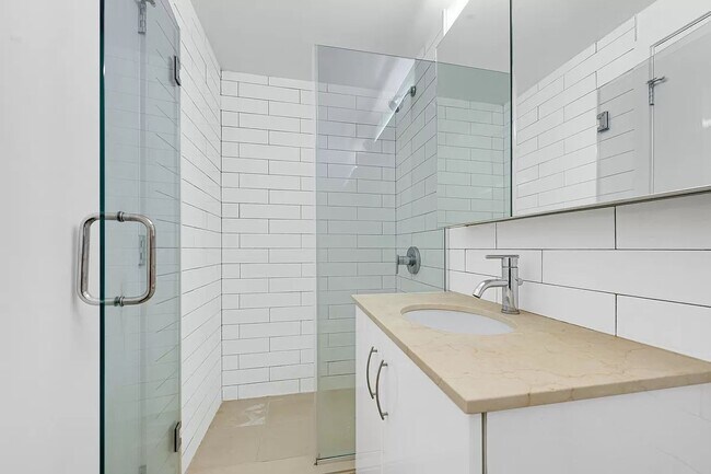 Foto del edificio - 165 Ludlow St