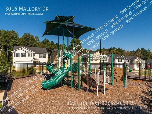 Building Photo - 3016 Mallory Dr