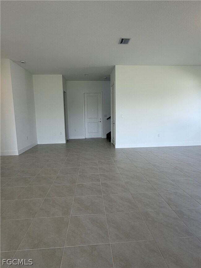Building Photo - 5166 Julienne Rd