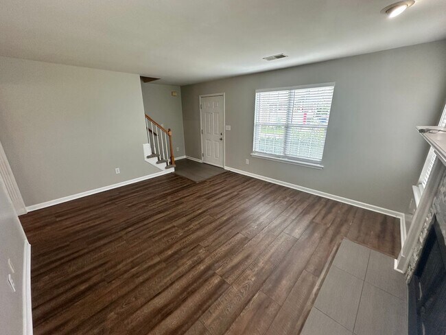 Foto del edificio - Lovely 2-Bedroom, 1.5-Bath Townhome in a Desirable Hamburg Location!