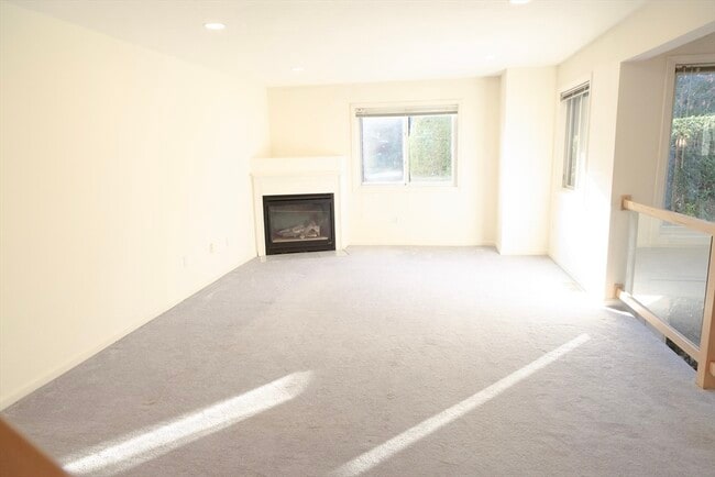 Building Photo - 145 Captain Eames Cir