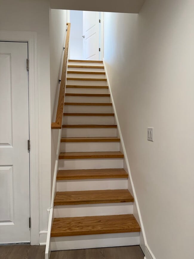 Foto del edificio - 370 Semel Ave