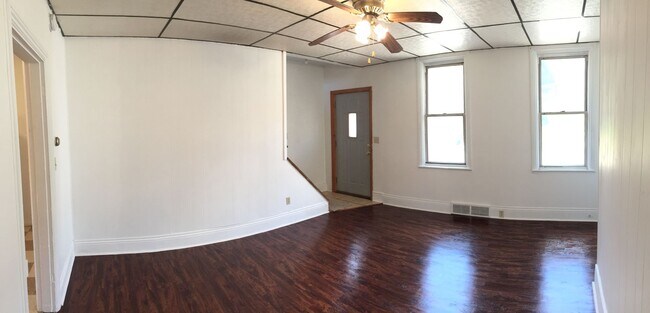 Foto del edificio - 2 Bedroom House in Millvale