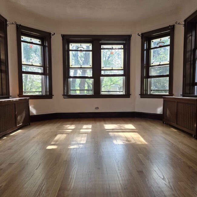 Foto del edificio - 6115 N Meade Ave