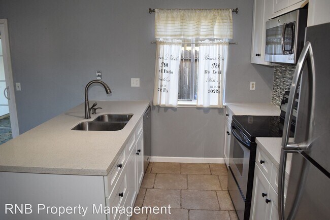 Foto del edificio - 3 br, 1.5 bath House - 740 W Lincoln Avenu...