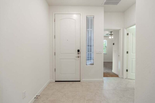 Foto del edificio - 4041 E Roy Rogers Rd