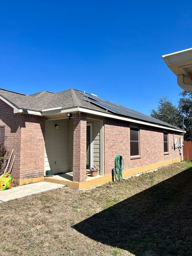 Building Photo - 1st months rent will be half off. Welcome ...