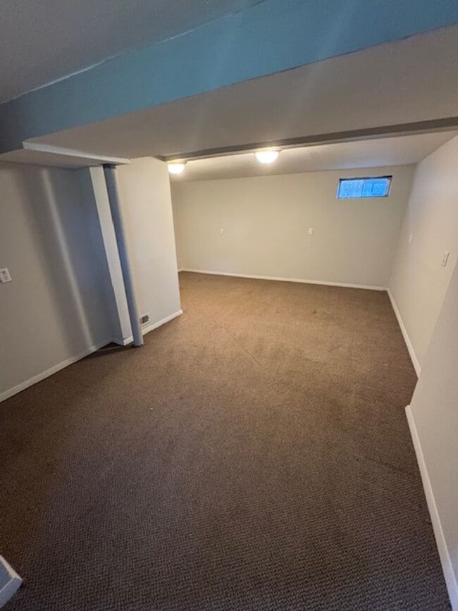 Building Photo - 1626 Kelly Dr