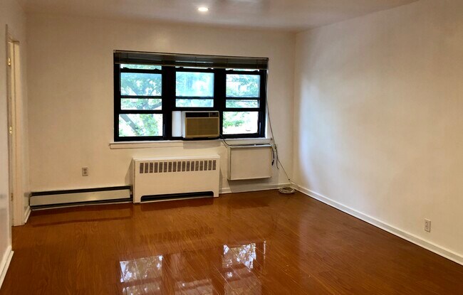 Building Photo - 32-10 75th St
