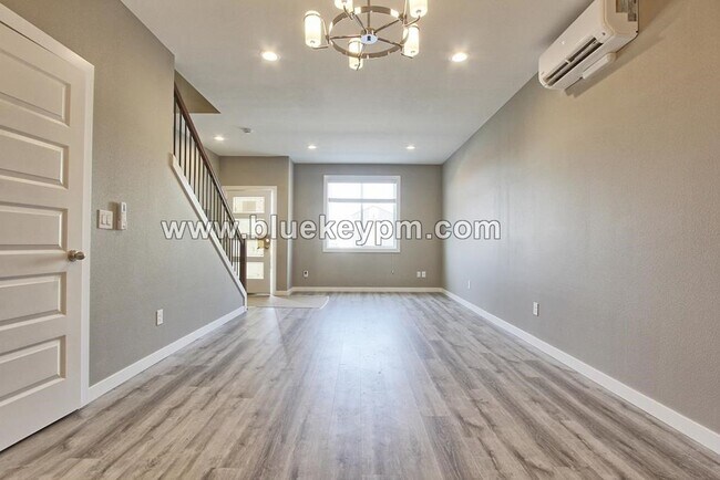 Foto del edificio - 2713 Broadway St