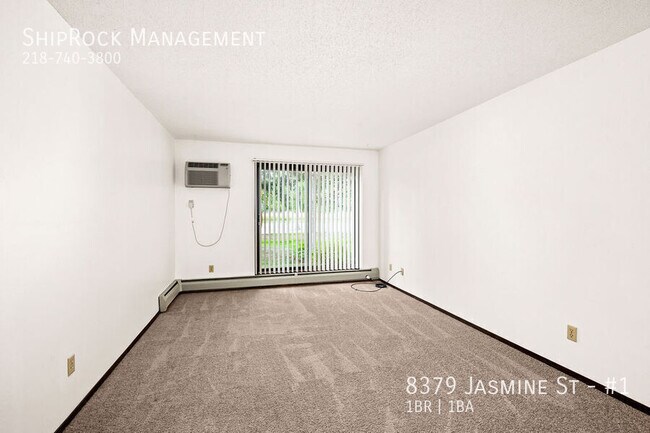 Foto del edificio - 8379 Jasmine St