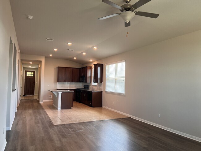 Building Photo - 1513 Carlene Pruett St