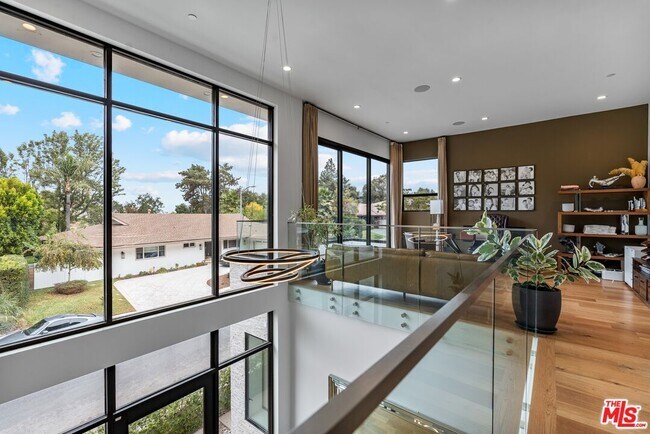 Building Photo - 3553 Alana Dr