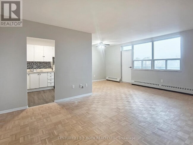 Building Photo - 98 Holgate St