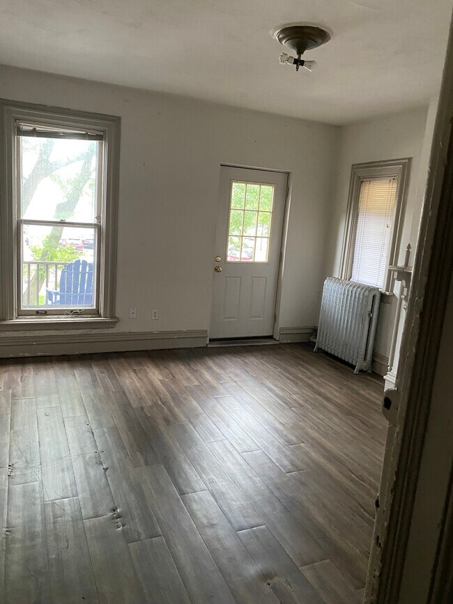 Foto del edificio - 312 N Carroll St