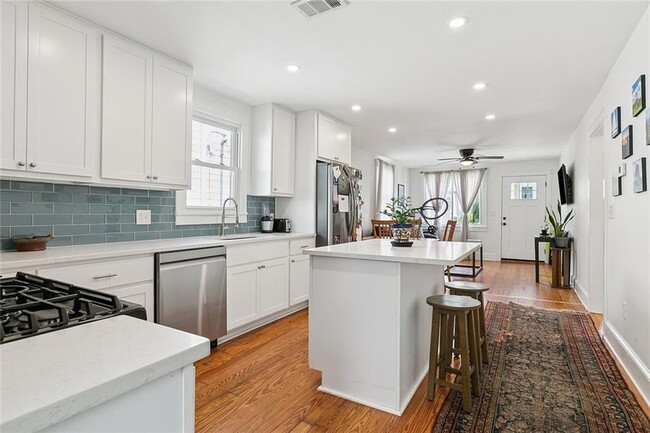 Building Photo - 4718 Constance St