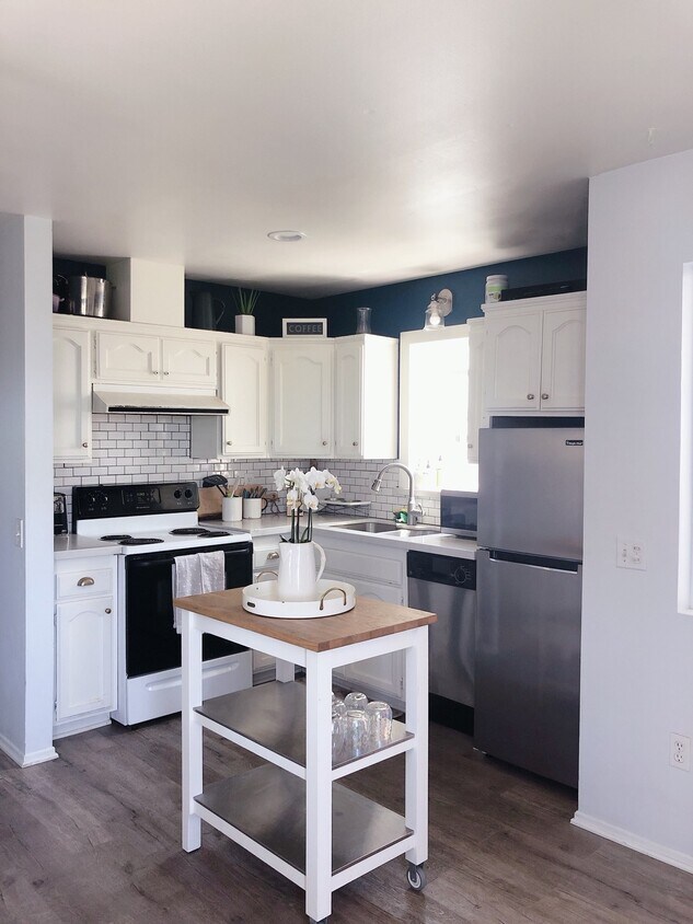 Primary Photo - 1158 E Santa Clara St
