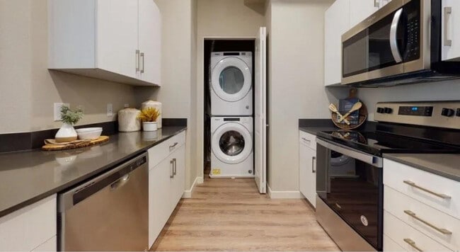 Building Photo - 14700 SW Rocket St