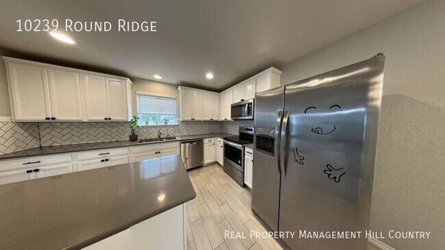 Foto del edificio - $500 off rent if move in by Nov 1! No elec...