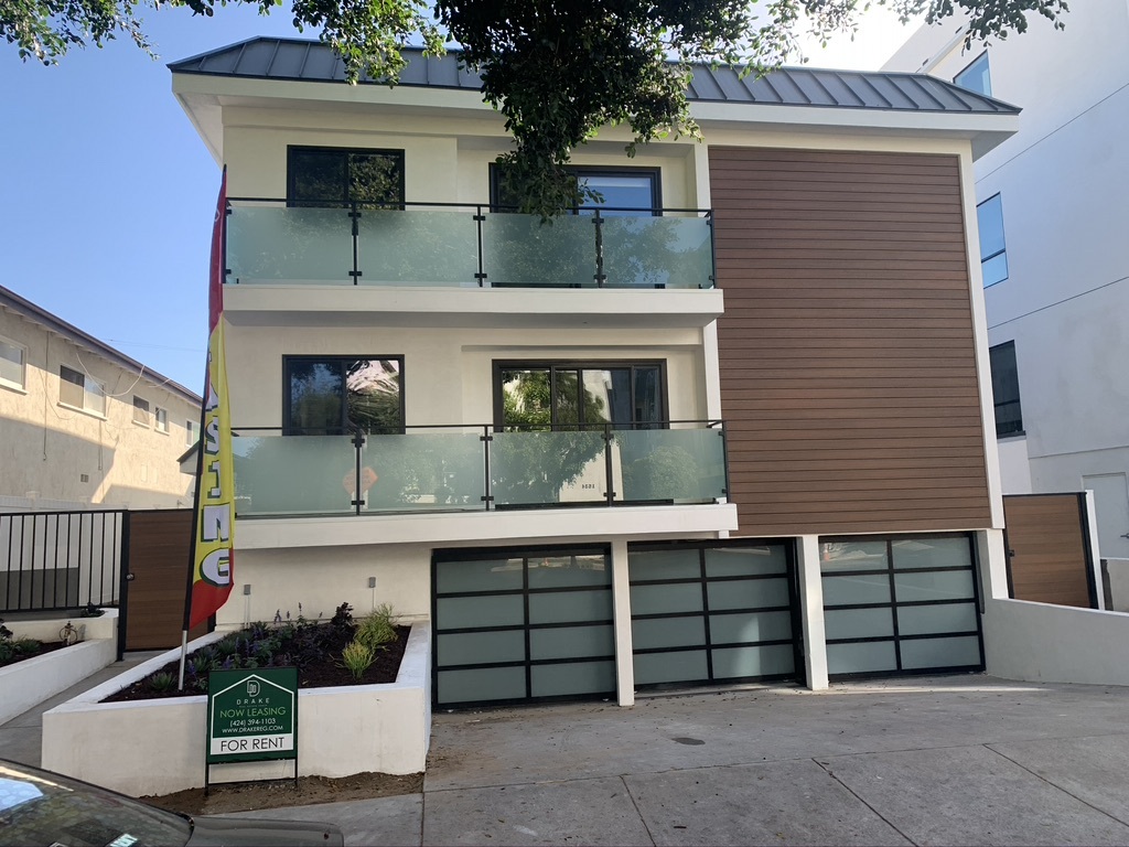 Granville Moderne - 1527 Granville Ave