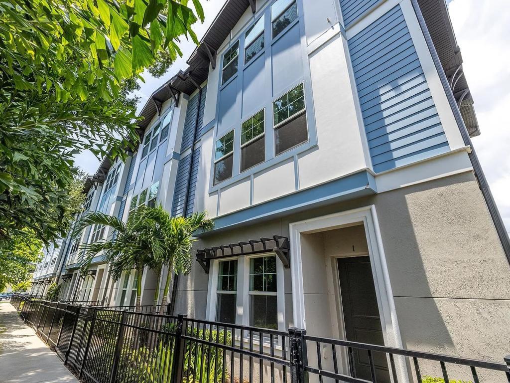 Foto principal - 3120 W Azeele St