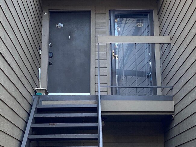 Building Photo - 10051 Westpark Dr