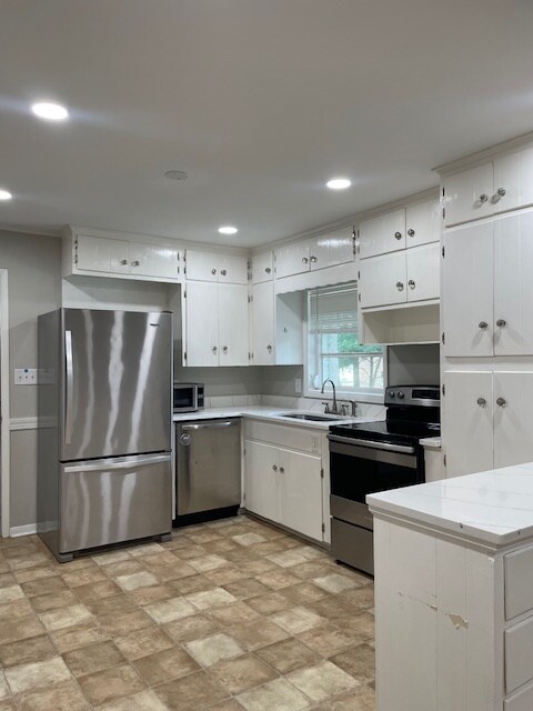 Building Photo - 465 Maple Ave NW