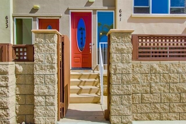 Foto del edificio - Spacious Luxurious North Pacific Beach 4BD/3BA Townhome! Right By The Water~ $7,495/mo